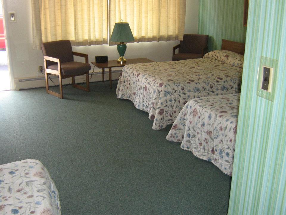 Chapel Hill Motel Brevort Pokój zdjęcie