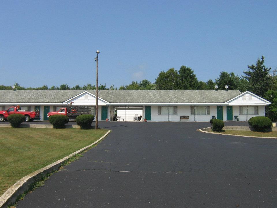 Chapel Hill Motel Brevort Zewnętrze zdjęcie