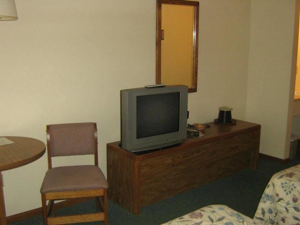 Chapel Hill Motel Brevort Zewnętrze zdjęcie