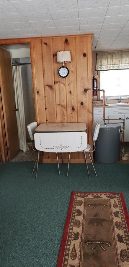 Chapel Hill Motel Brevort Zewnętrze zdjęcie